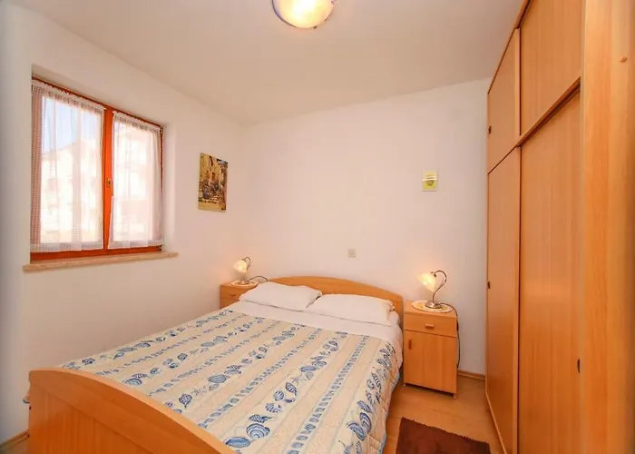 Apartment App With Ac, Pets Friendly,389