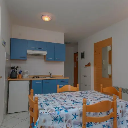App With Ac, Pets Friendly,389 Apartmán